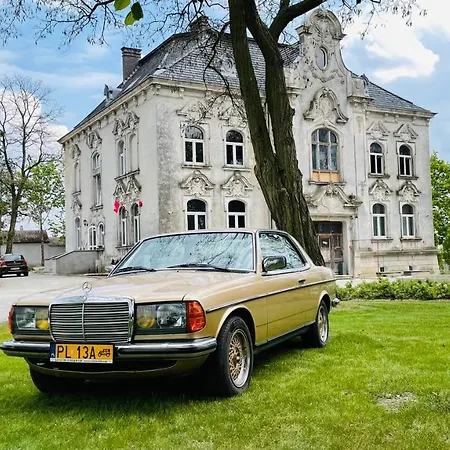 Pod Swierkami 度假居 *